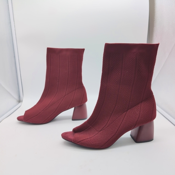 Elegant Red Woven Sz 9.5 Peep-Toe Ankle Boots - Picture 5 of 9